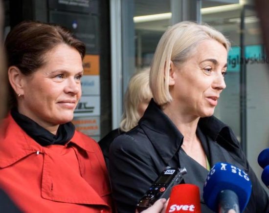 Angelikin posel v (rdečih) številkah in povezave z odvetnikom, ki je služil milijone s podjetjem, ki ga je Angelikin partner nadziral