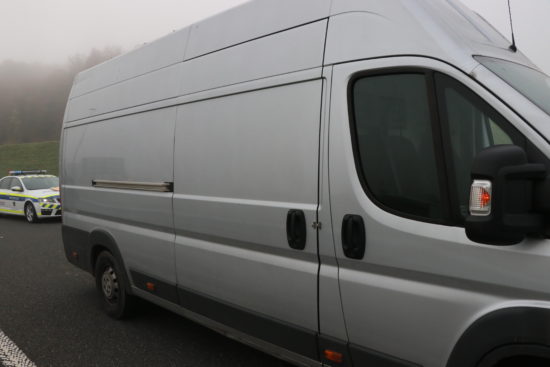 FOTO: Takšna je notranjost vozil, s katerimi se prek Slovenije izvajajo nelegalni posli