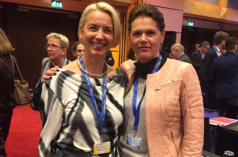 Vse o Angeliki Mlinar, njenih Angelskih keksih in partnerju, ki je bil nadzornik Mercatorja