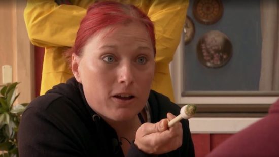 Adrijana povedala, da je Dvojčka Klobasa nista izkoristila, ogorčeni gledalci so pričeli z žaljenjem