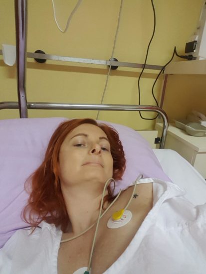 Nataša je hudo zbolela, prosi za delitev: “Opozorilnih znakov ni bilo… Moja ura je bila minuta do polnoč, zvlekla sem se zadnji moment”