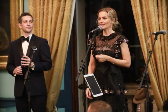 Razkrivamo! Družinsko podjetje je s proračunom ustvarilo za 235 milijonov evrov posla, največ v zdravstvu: Direktor se razkazuje na posnetkih gala zabav v tujini