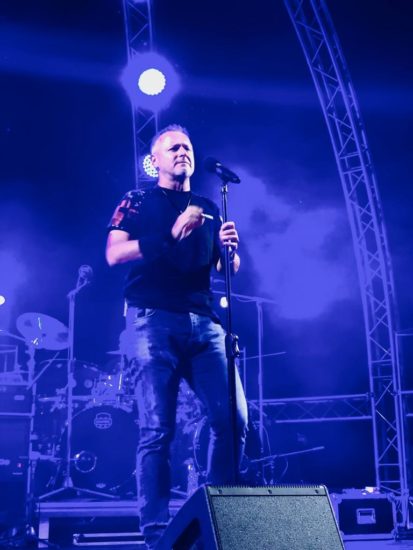 Thompson opisal, kaj storiti, da komunisti ne pridejo na oblast