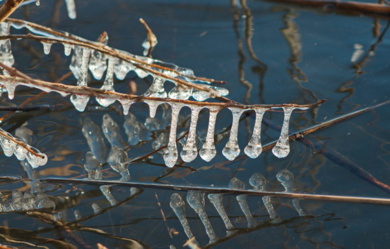 Led na jezeru ni zdržal