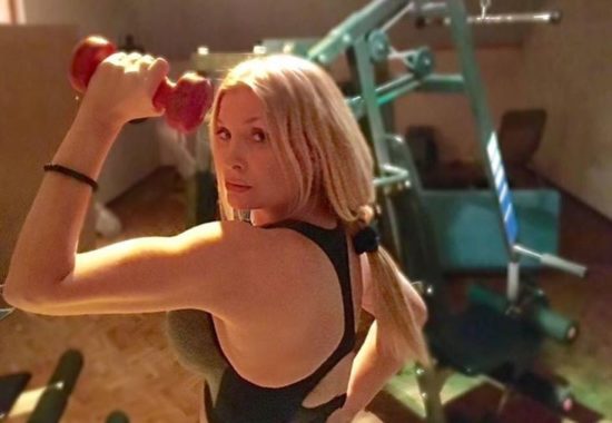 FOTO: Helena Blagne odvrgla vse krpice, preberite, kaj bi ji delal oboževalec