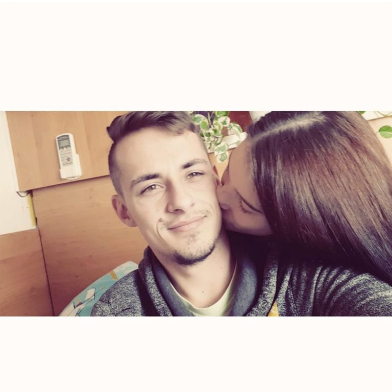 Aleševa (23) rojstnodnevna prošnja: “skoraj celo poletje sem preživel v bolnici/urgenci… ne želim, da kdo od vas kdaj občuti take bolečine”