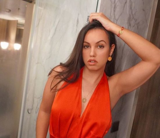 FOTO: Lepa afna je bila na ladji, kjer si sumili na smrtonosni virus! Šokiralo vas bo, kaj je objavila sedaj