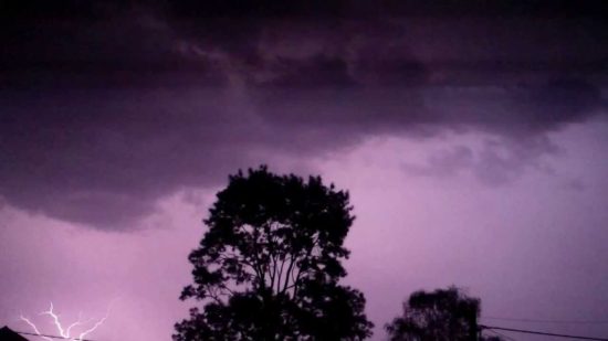 Tragedija pred družinsko hišo, usodno je bilo neurje