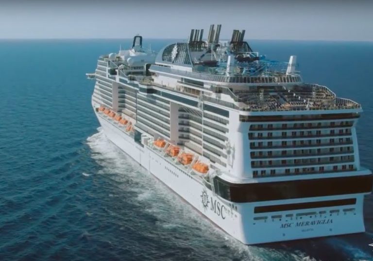 Nova ladja, kjer sumijo na smrtonosni virus, ujeta sta dva Slovenca