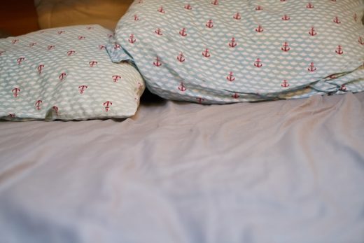 Na območju Maribora poskus uboja, sostanovalko je hotela zadušiti z vzglavnikom