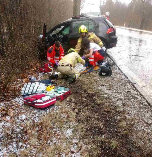 FOTO: Grozljivi prizori iz lokalne ceste, voznik ni dihal