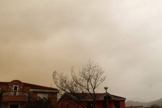 Še ena nevarnost preži na Slovence! Čim manj se zadržujte zunaj