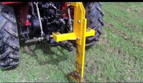 S traktorjem v vhodna vrata, naložen je imel gnoj