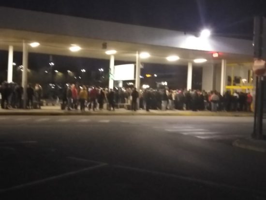 FOTO: Novi ukrepi proti koronavirusu, potem pa taki prizori iz Slovenije