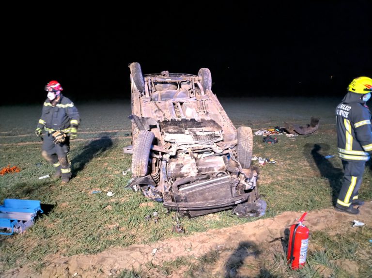 FOTO: Huda nesreča, pomagalo 14 gasilcev