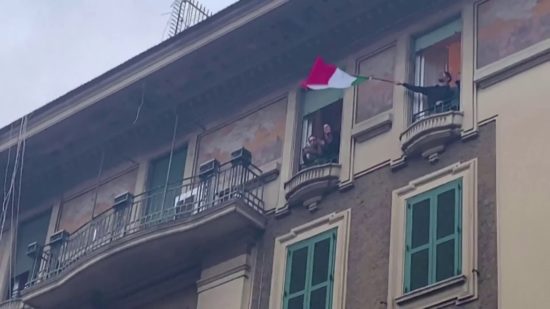 V Sloveniji pripravljajo podobno akcijo kot v Italiji: Ob 18. uri pojdite na balkone ter …