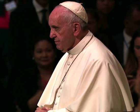 Papež testiran na koronavirus, znan je rezultat testa, predstavnik Vatikana zavit v molk