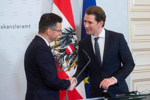 #Koronavirus: Opozorilo Šarcu iz Avstrije: Slovenija državljanov, ki prihajajo iz Italije, ne usmerja niti v karanteno niti v samo-izolacijo 