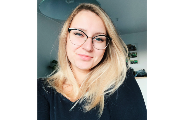 Slovenki Tei (22), ki je javno spregovorila o borbi s koronavirusom, se je stanje poslabšalo