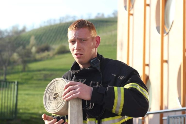 Gasilcu Ivu zdrsnilo na škarpi, truplo našli v potoku