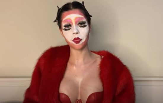 VIDEO: Denise Dame v solzah, bila je zlorabljena: Kar naenkrat zagledam šokantni prizor, moški je masturbiral