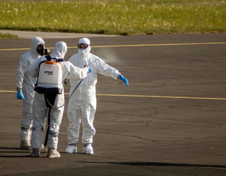 #Koronavirus: Tako so tri okužene sprejeli v Slovenijo