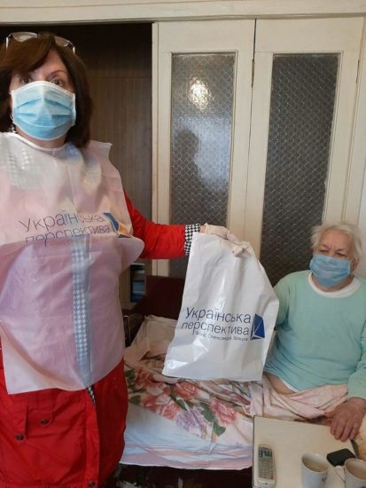 #Koronavirus: Pri WHO so si premislili, v javnosti priporočajo nošenje obraznih mask – čakamo stališče Eržena iz NIJZ