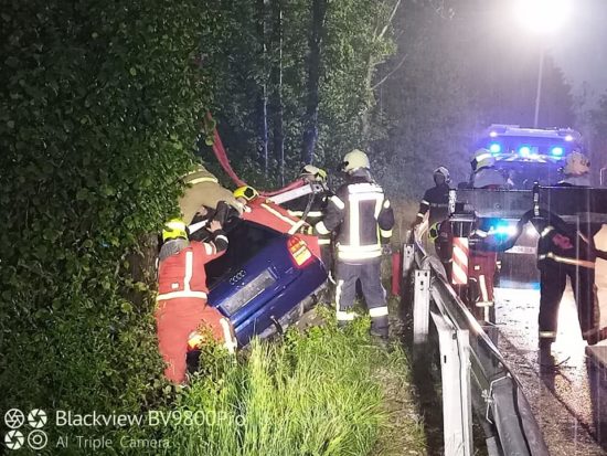 Ponoči avto v ribnik