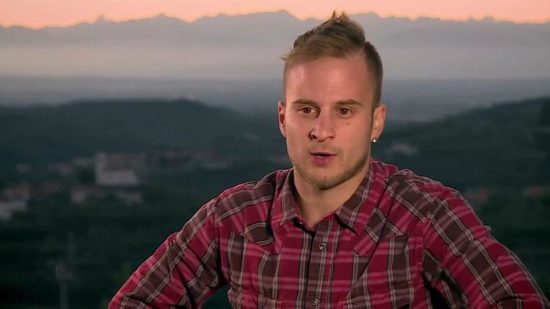 VIDEO: Se spomnite Tomaža iz Ljubezni po domače? Sedaj je v zvezi s to znano Slovenko