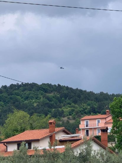 Nenavadno izginotje 47-letnice s psom: Sumili so na ugrabitev, v zraku helikopter in dron, danes policija preklicala iskanje