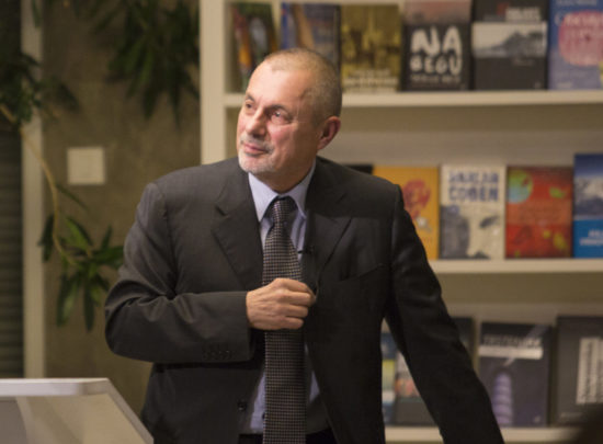 Tole je o padcu trenutne vlade nocoj podpisal Peter Jambrek in njegov odbor