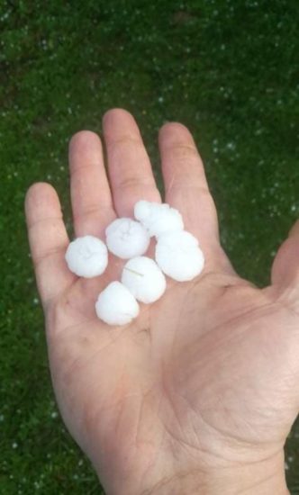 FOTO: Slovenijo popoldne zadela toča