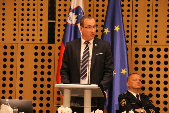 Kaj o ravnanju tožilca, ki je migrantovo krajo kombija označil za izposojo, pravi tožilski šef Šketa