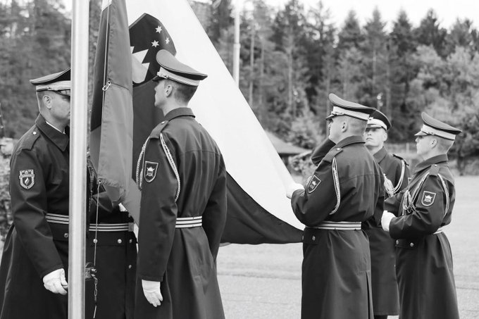 Žalostno sporočilo ministra za obrambo: Umrla sta dva slovenska vojaka