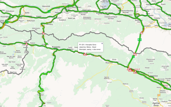 Nesreča blokirala cesto