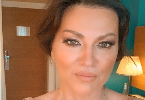 Pevka pravi, da so glasbeniki brez dela: Pridi na obiranje krompirja, a ne v obleki za 2000 evrov