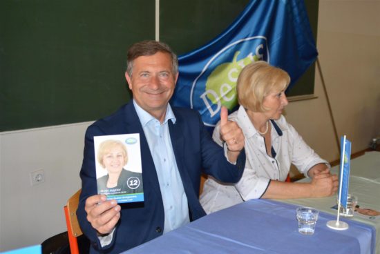 Razkrivamo, s katero vroči dan preživlja poraženi nekdanji predsednik DeSUS Karl Erjavec