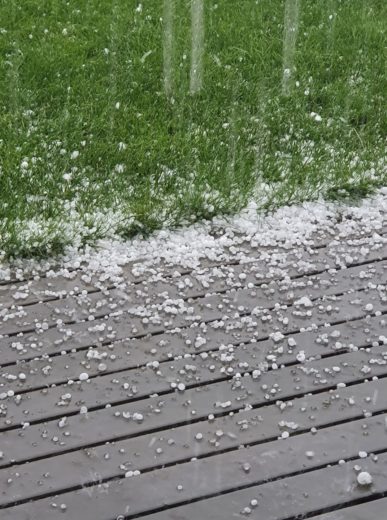 Pozor, prižgani alarmi za točo! Ogrožena tudi Ljubljana in okolica