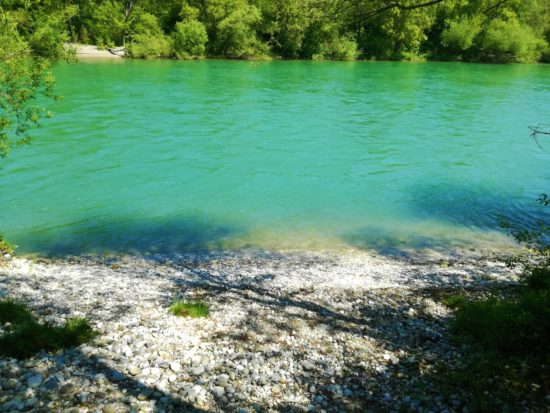 Drama zaradi nenadnega dviga gladine Save, reševali pet oseb