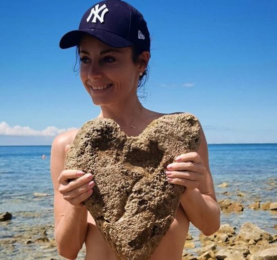 FOTO: Uf, Ana Klašnja razkrila napete bradavičke