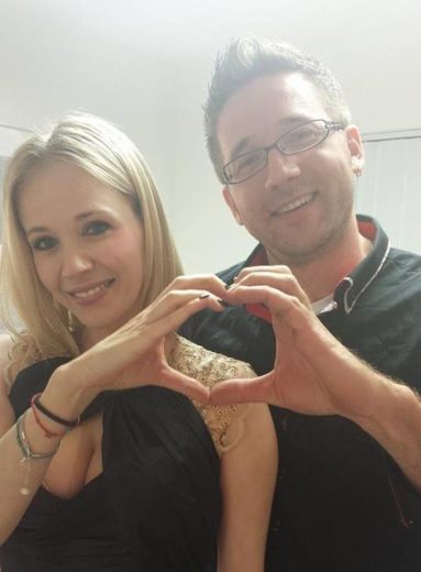 FOTO: Poslanec se je poročil, poglejte, kako lepo ženo ima!