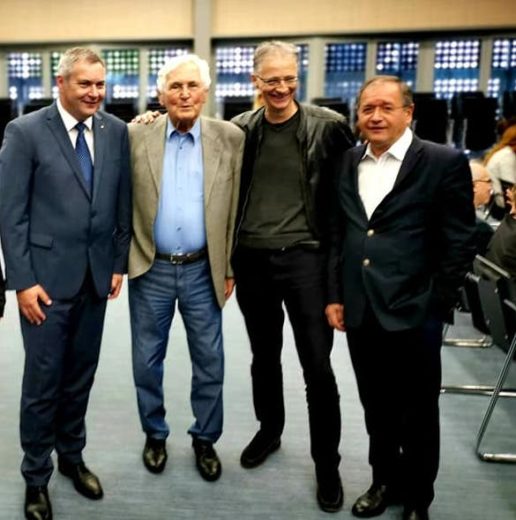 Proračunski denar dali kar bivšemu šefu Radu Bohincu (SD) – in to na podlagi napačnih podatkov v bibliografiji