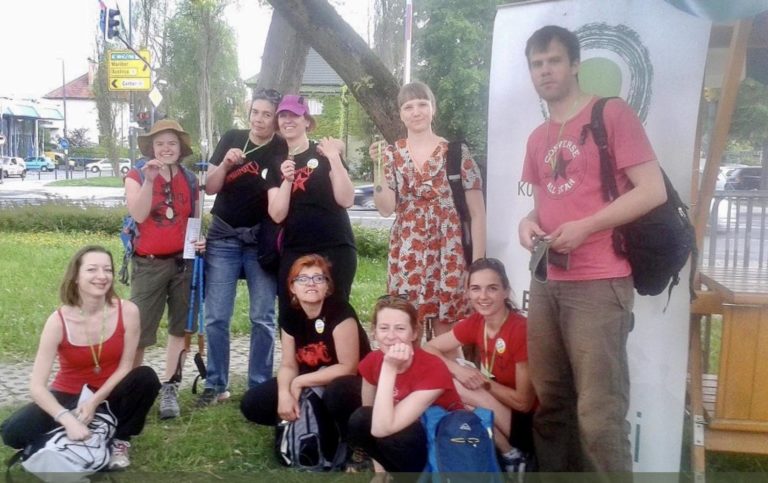FOTO: Po ljubljanskih sodnicah v pionirski uniformi in mariborskih sodnikih na žuru SD, bi bil vrhovni sodnik Gorkič s Che Guevaro in rdečo zvezdo