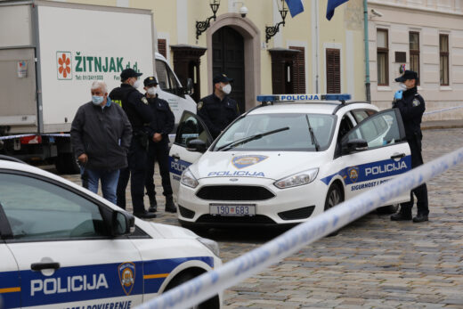 GRE ZA SLOVENCA! Vnuk je babici pomagal pri samomoru