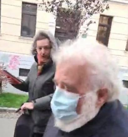 VIDEO: Zlatko ne nosi maske, ne drži distance, … Sedaj je ogrožal še Kreka