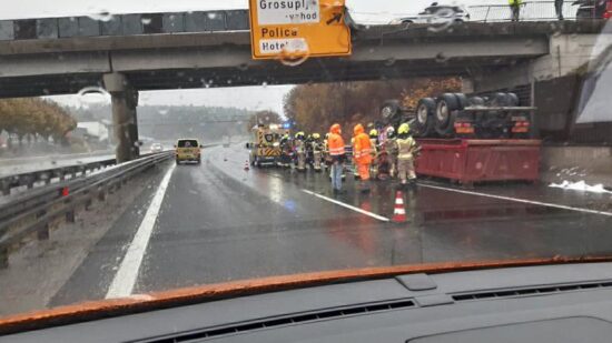 FOTO: Šokantni prizori z dolenjske avtoceste, kriva je prevelika hitrost