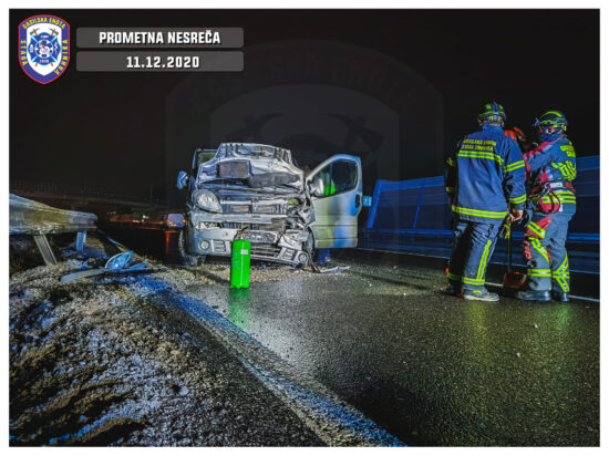 FOTO: Na avtocesti, 100 metrov pred izvozom