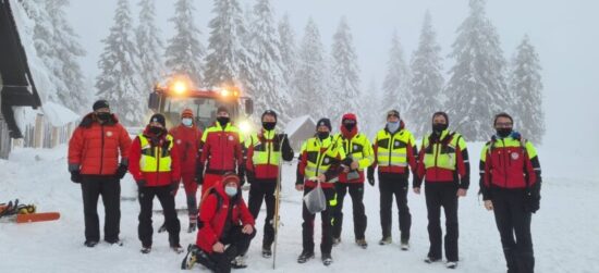 FOTO: Dramatično reševanje na Rogli, s teptalnikom so ga rešili smrti