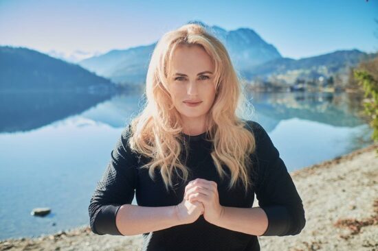 Zvezdnica šokirala: Ugrabili so me v Afriki, s puško pregnali iz tovornjaka in nas odpeljali