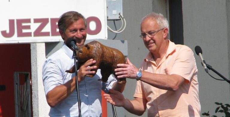 Erjavčev Ficko v državnih gozdovih zagrešil 16 nečastnih točk: Še za stimulacijo so potrebovali strankarsko izkaznico